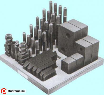 Набор клиновых ступенчатых прижимов из 50-ти предм., паз11,7мм М10х1,5 на дер. подст. (YT-0402) "CNIC" фото №1