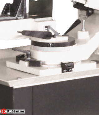 BSM-200А имеет возможность поворота пильной рамы на угол 45 градусов. фото №3 BSM-200А имеет возможность поворота пильной рамы на угол 45 градусов. фото №3