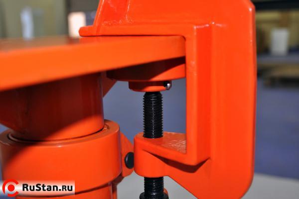 Удобное крепление (струбцина), позволяет быстро закрепить станок на верстаке фото №2 Stalex RM-08 фото №2