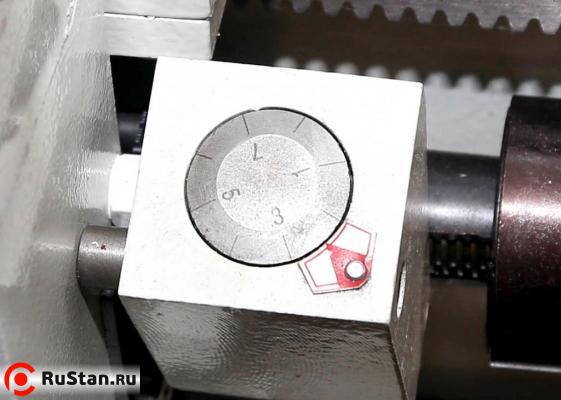 Для удобства нарезания резьбы станок оснащен 7-позиционным резьбоуказателем. фото №3 METAL MASTER X32100M фото №3