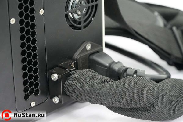 Ручной аппарат лазерной очистки металла от ржавчины и краски RAPTOR F50W фото №5 RAPTOR F50W фото №5