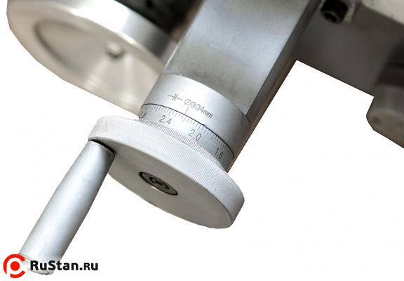 На станке имеются лимбы продольной и поперечной подачи. Маховики выполнены из металла. фото №4 Metal Master MML 2870 фото №4